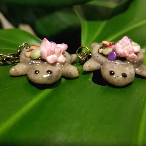 Garden Stone Turtles 🌷🐢 - Picture 2 of 2